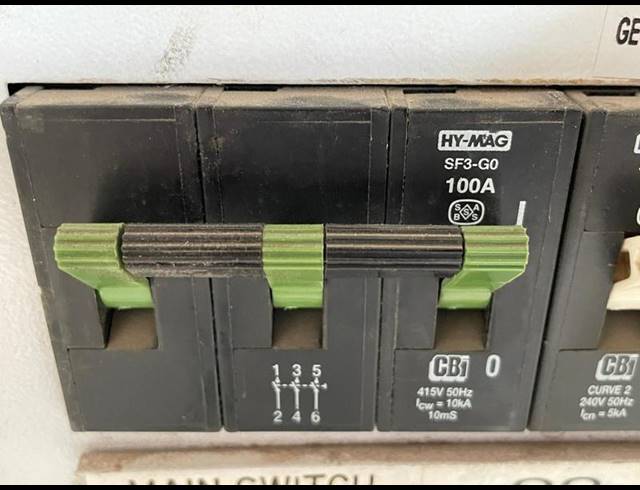 INDUSTRIAL PROPERTY TO RENT IN HALFWAY HOUSE